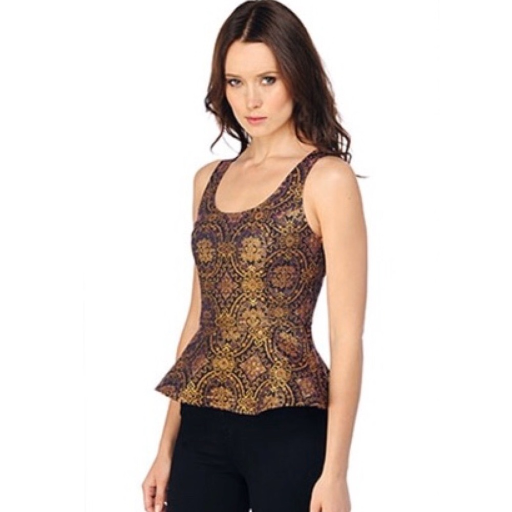 BB Dakota Peplum Top in purple & gold size medium